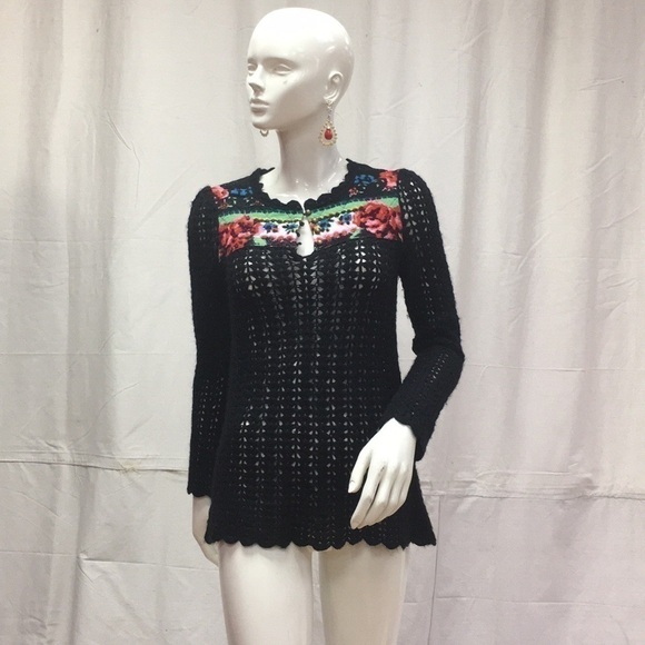 FREE PEOPLE BLACK XS Knit Crochet Sweater Free People GUC - Picture 7 of 8